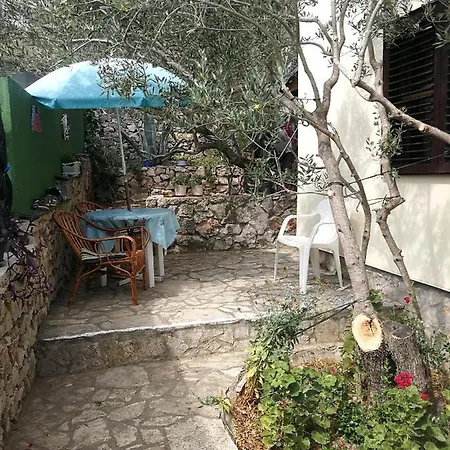 Vrsaljko Apartment Betina (Sibenik-Knin)